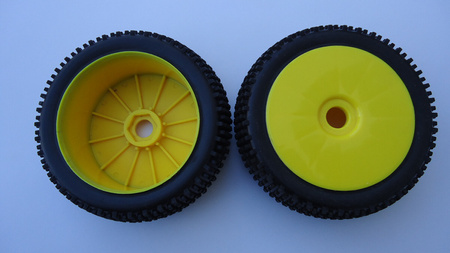 B-SHOE 1/8 Scale Buggy Tire - Competition (Complete Glued)