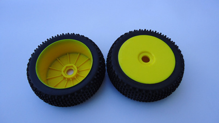 B-SHOE 1/8 Scale Buggy Tire - Competition (Complete Glued)