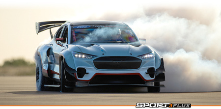 Samochód zdalnie sterowany RC #160375 Sport 3 Flux Ford Mustang Mach-E 1400 Model Auto RC