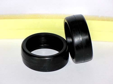 Slick Rubber tires incl. foam (2St.) - S18 TC